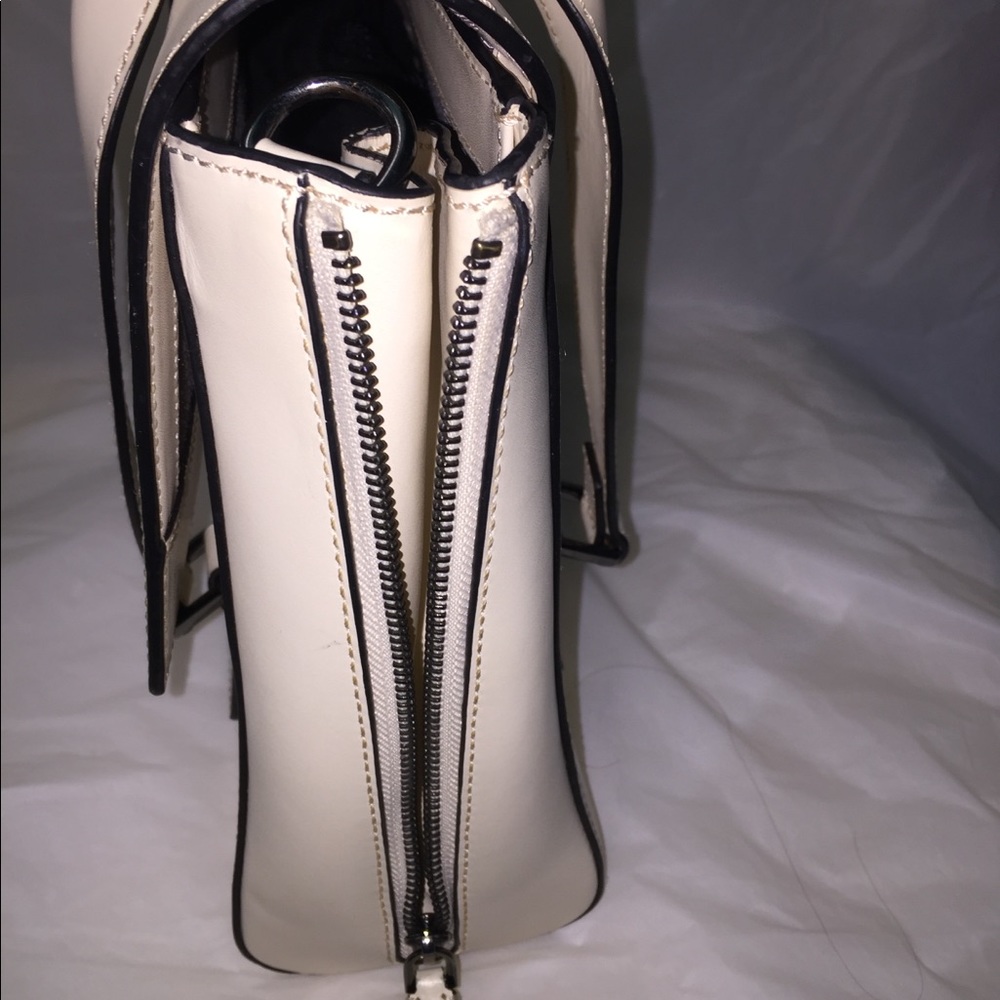 BCBGMAXAZRIA CREAM LEATHER BAG - Picture 3 of 7